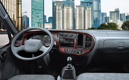 Không gian cabin xe tải Mighty W11 Series